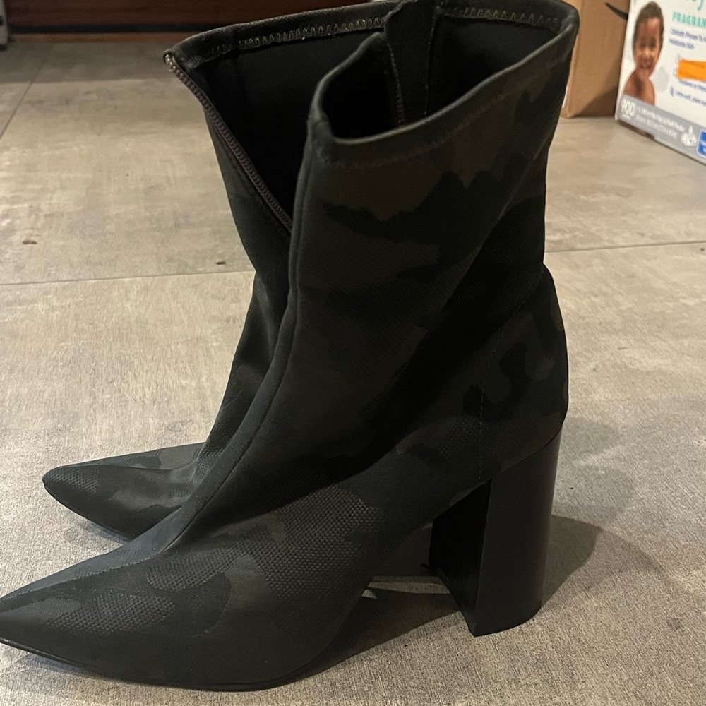 Camp boots